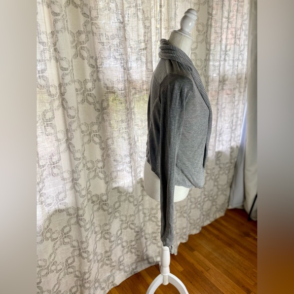 Lululemon Iconic Wrap Sweater- Striped Gray Size 4 - Picture 3 of 7